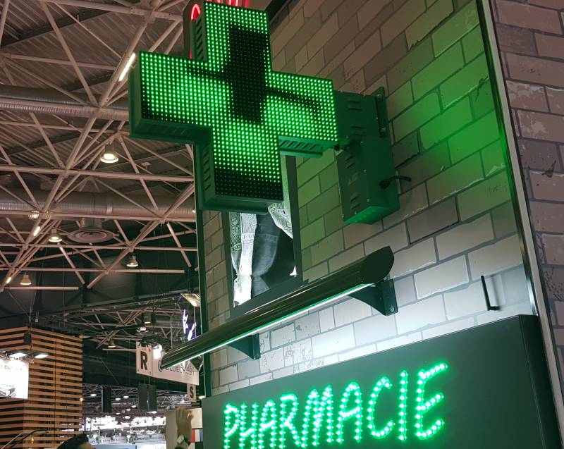 FaFabrication et pose de croix de pharmacie et de carottes de bureau de tabac à Villeurbanne