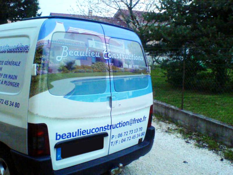 Fabrication et pose d’adhésif sur véhicule utilitaire et flotte à Saint Priest