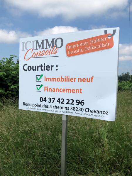 Création de panneaux en aluminium, signalétique tous formats pour agence immobilière à Saint Priest