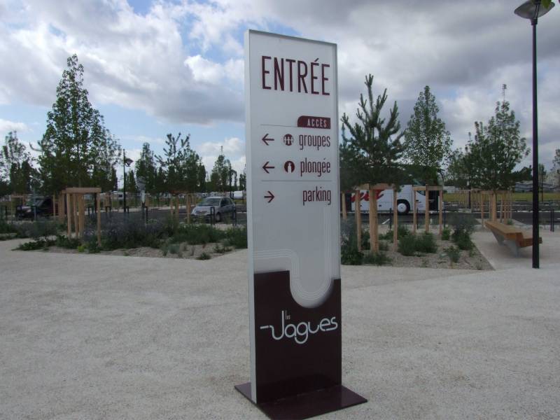 Fabrication et pose de signalétique à Villefranche sur Saône