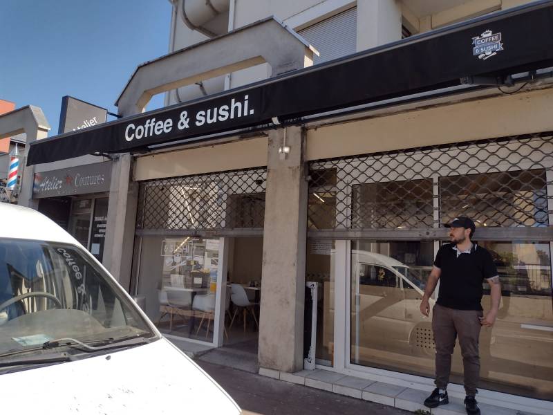 Conception et pose de Store Banne personnalisé intérieur et extérieur