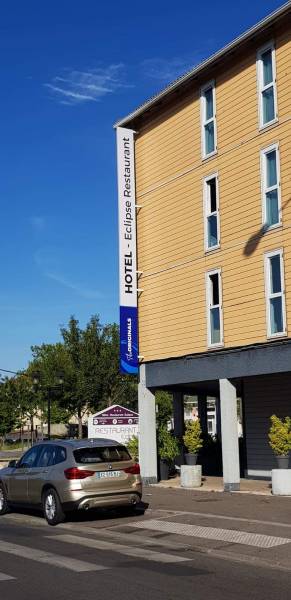 Grande enseigne pour hôtel à Bron