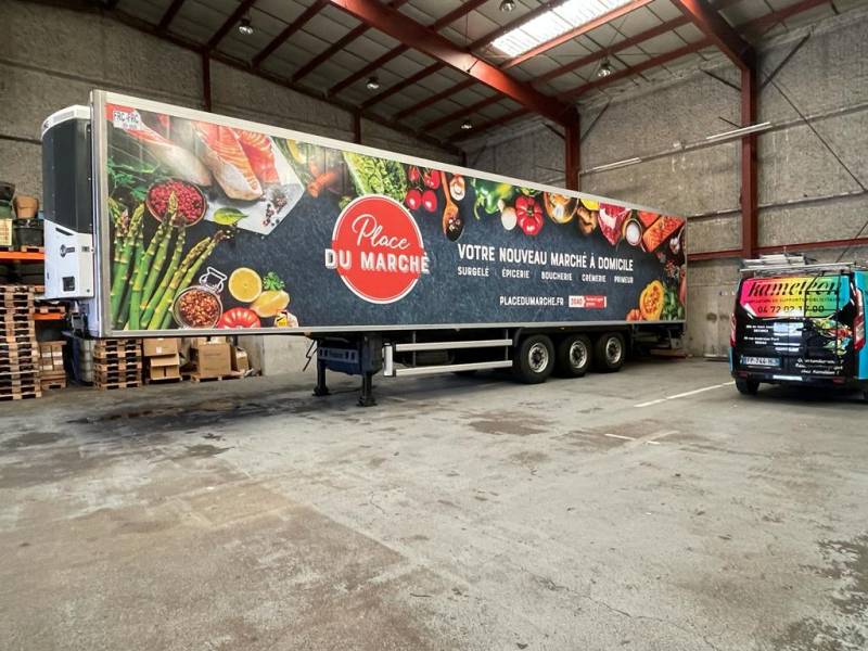 Total covering d’une flotte de semi remorque à Vaulx en Velin